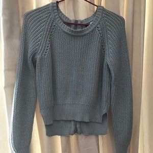 Fashionable crew neck perfect for the weather